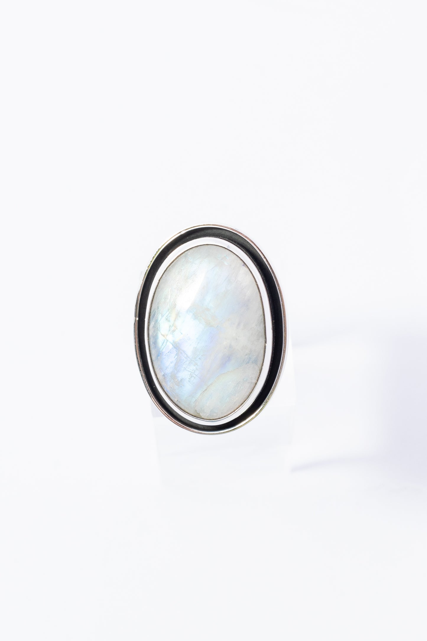 Anillo de Plata con Piedra de Luna