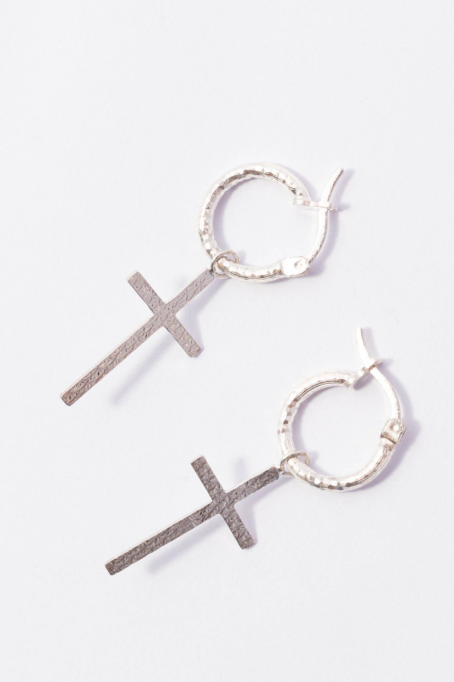 Arracada de Plata con Cruz