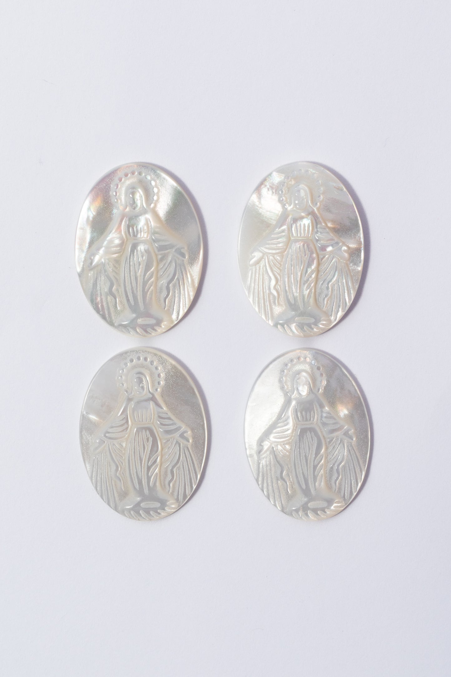 Cabujón de Madre Perla Cristo