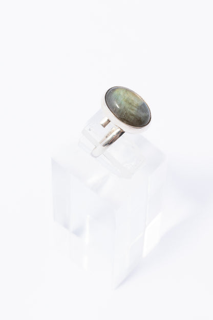 Anillo de Plata con Labradorita