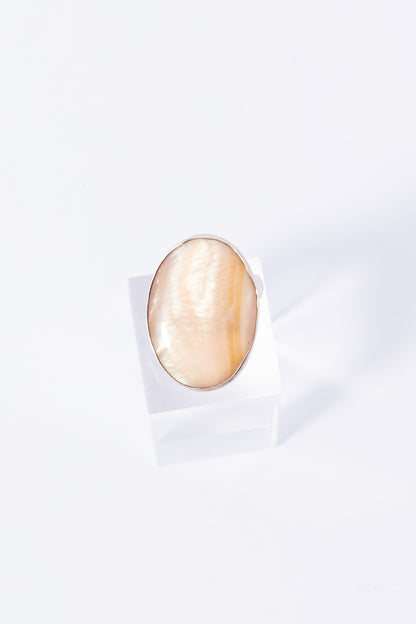 Anillo de Plata con Madre Perla