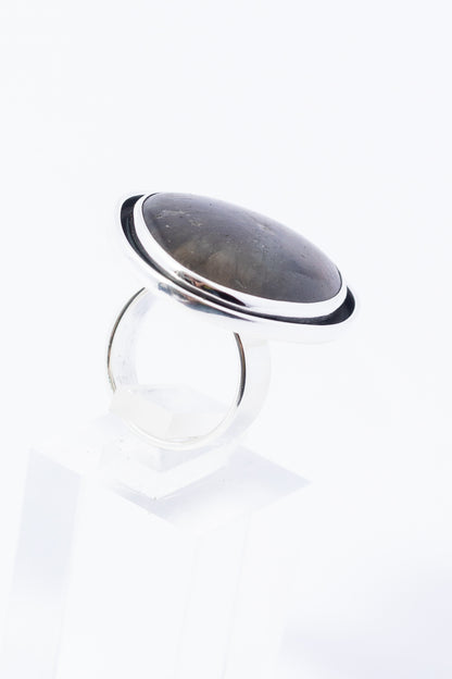 Anillo de Plata con Labradorita