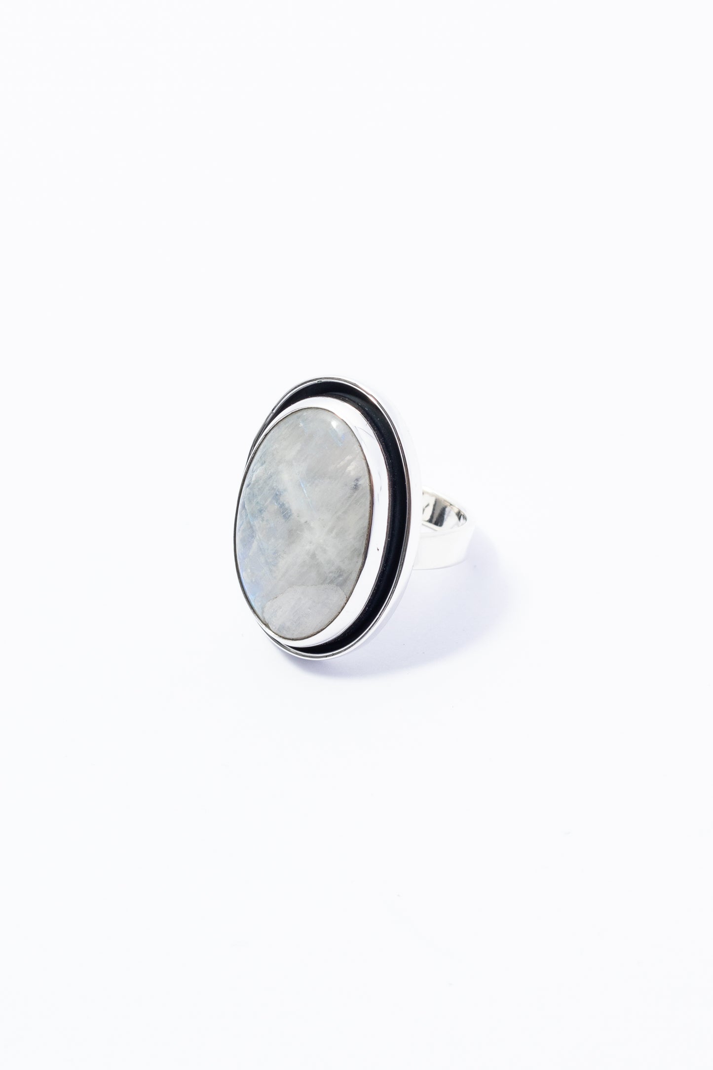 Anillo de Plata con Piedra de Luna