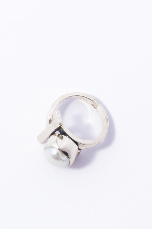 Anillo de plata con Perla