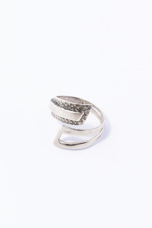 Anillo de Plata Empedrado