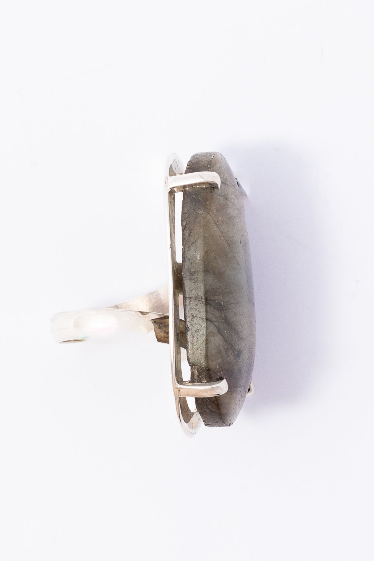 Anillo de Plata con Labradorita