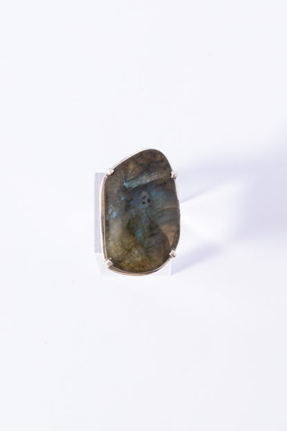 Anillo de Plata con Labradorita
