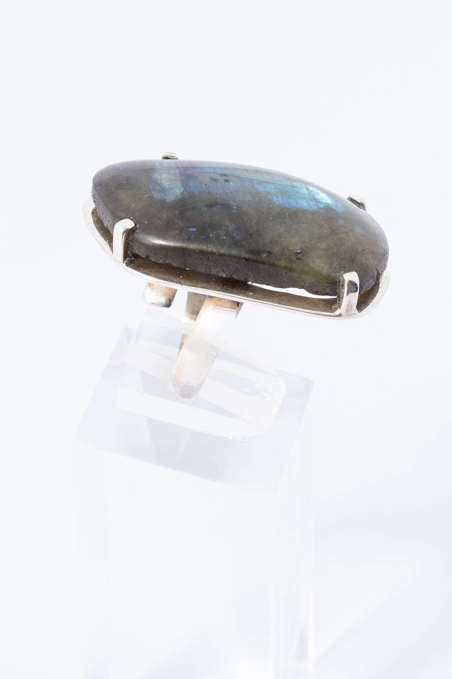 Anillo de Plata con Labradorita