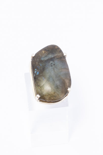 Anillo de Plata con Labradorita
