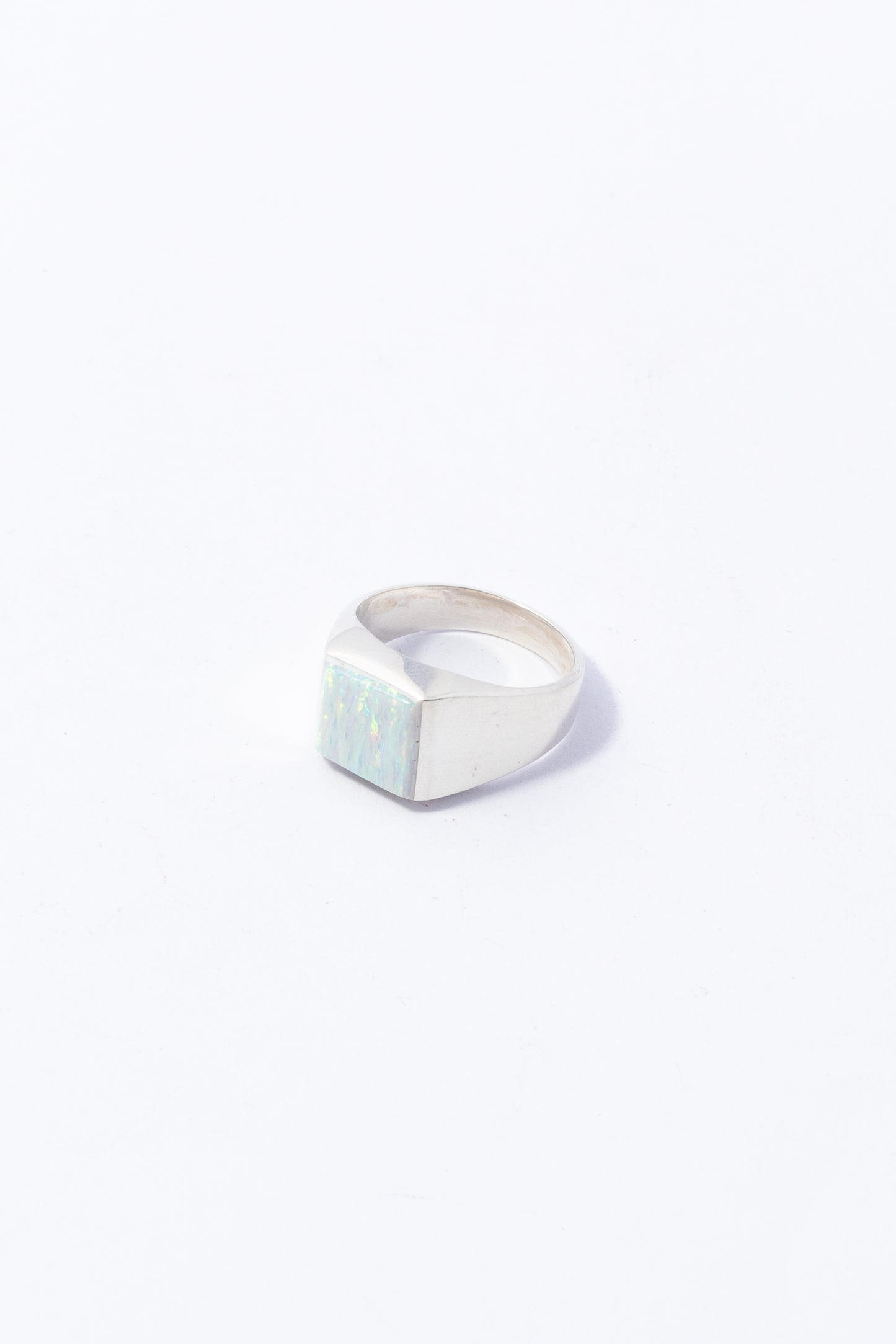 Anillo de Plata con Ópalo