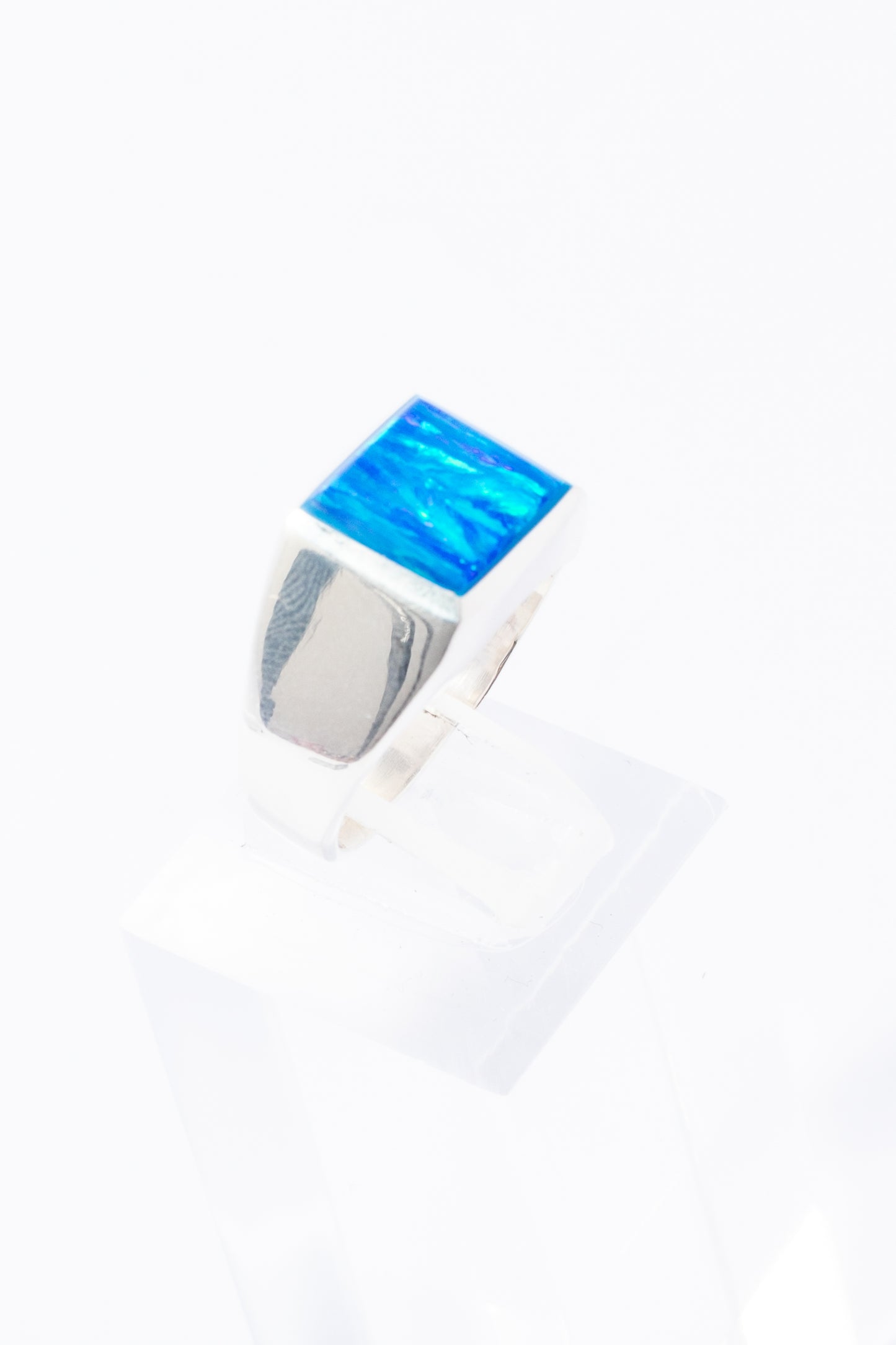 Anillo de Plata con Ópalo