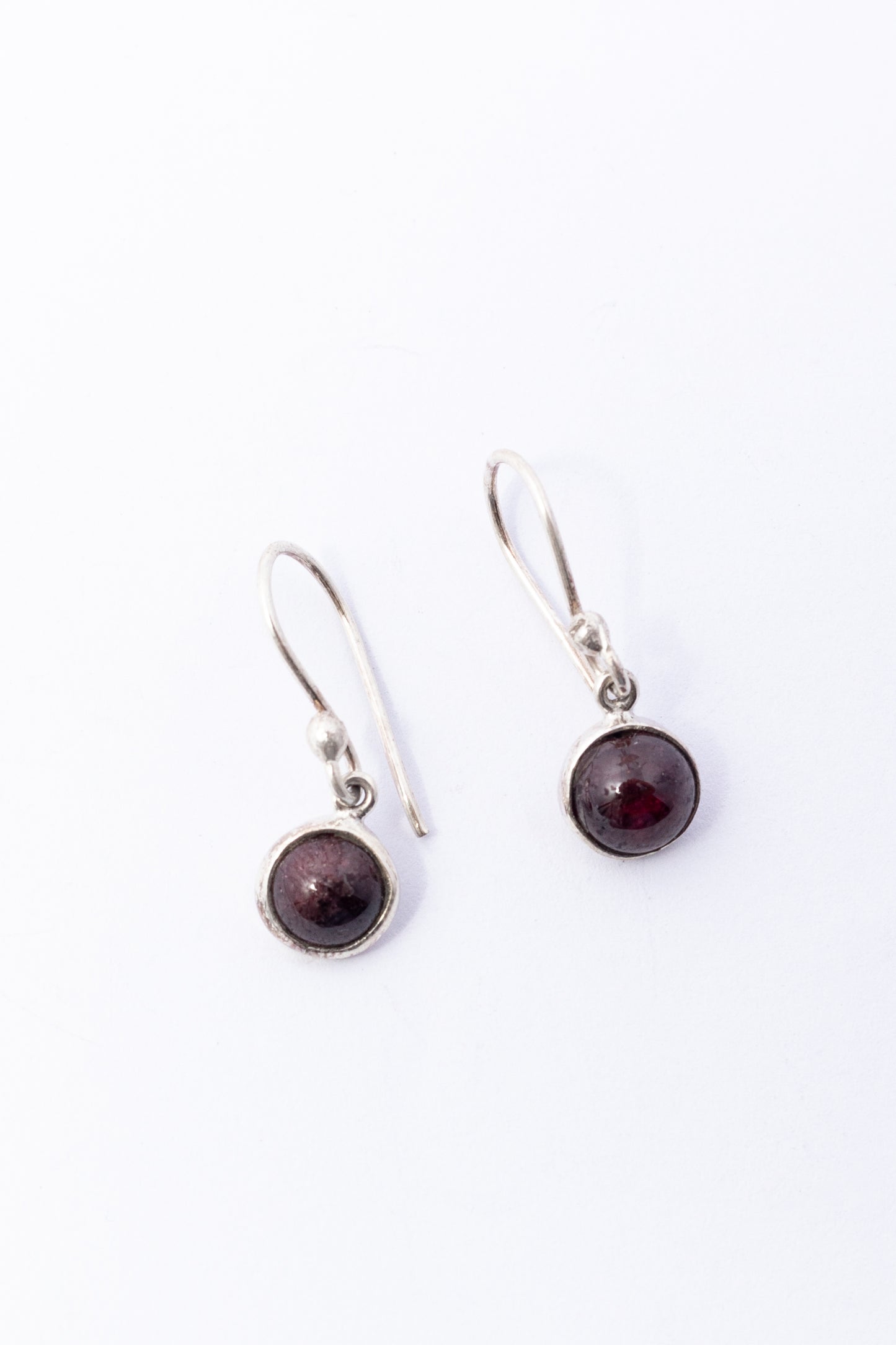 Arete de Plata con Granate