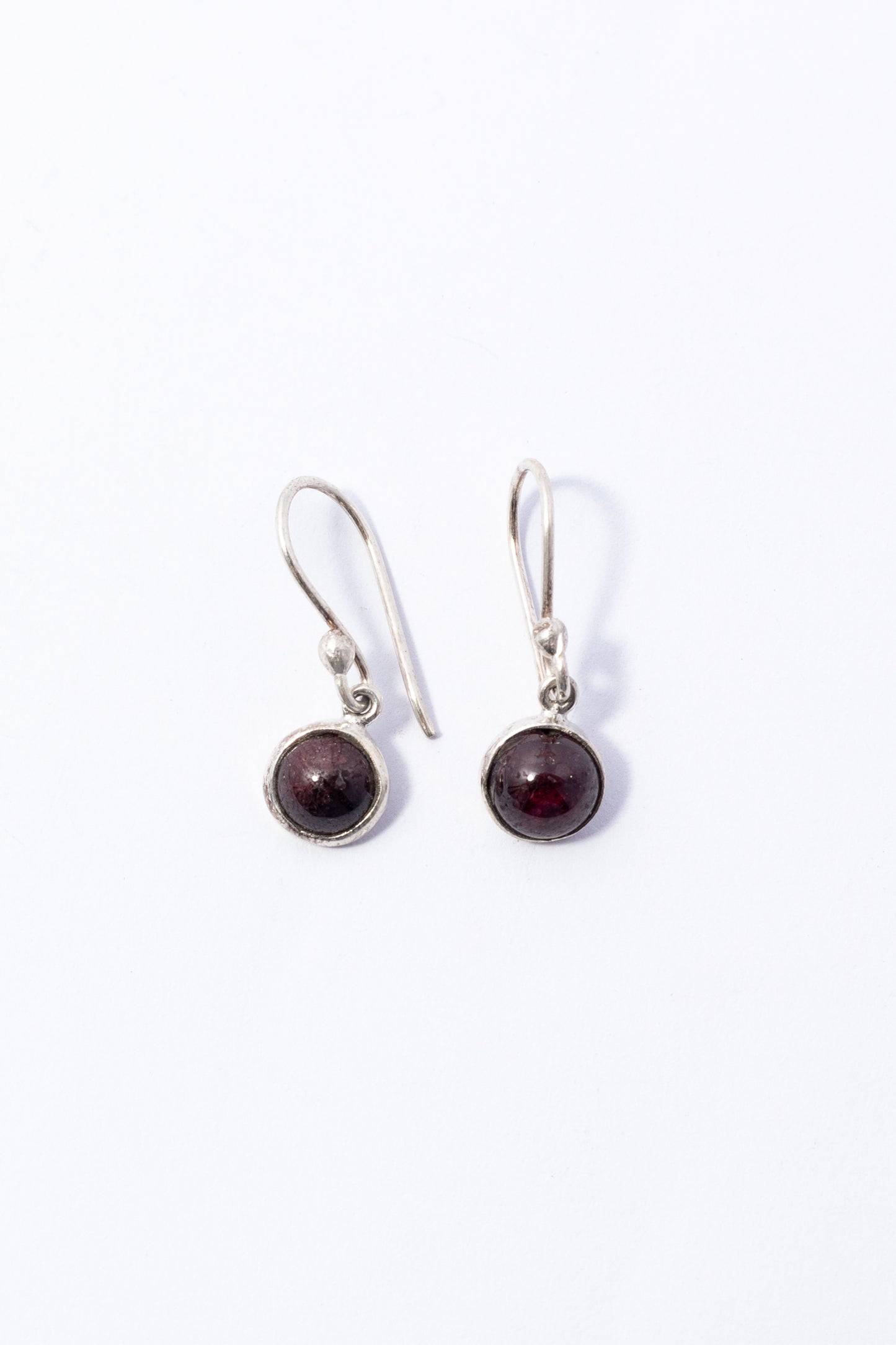 Arete de Plata con Granate