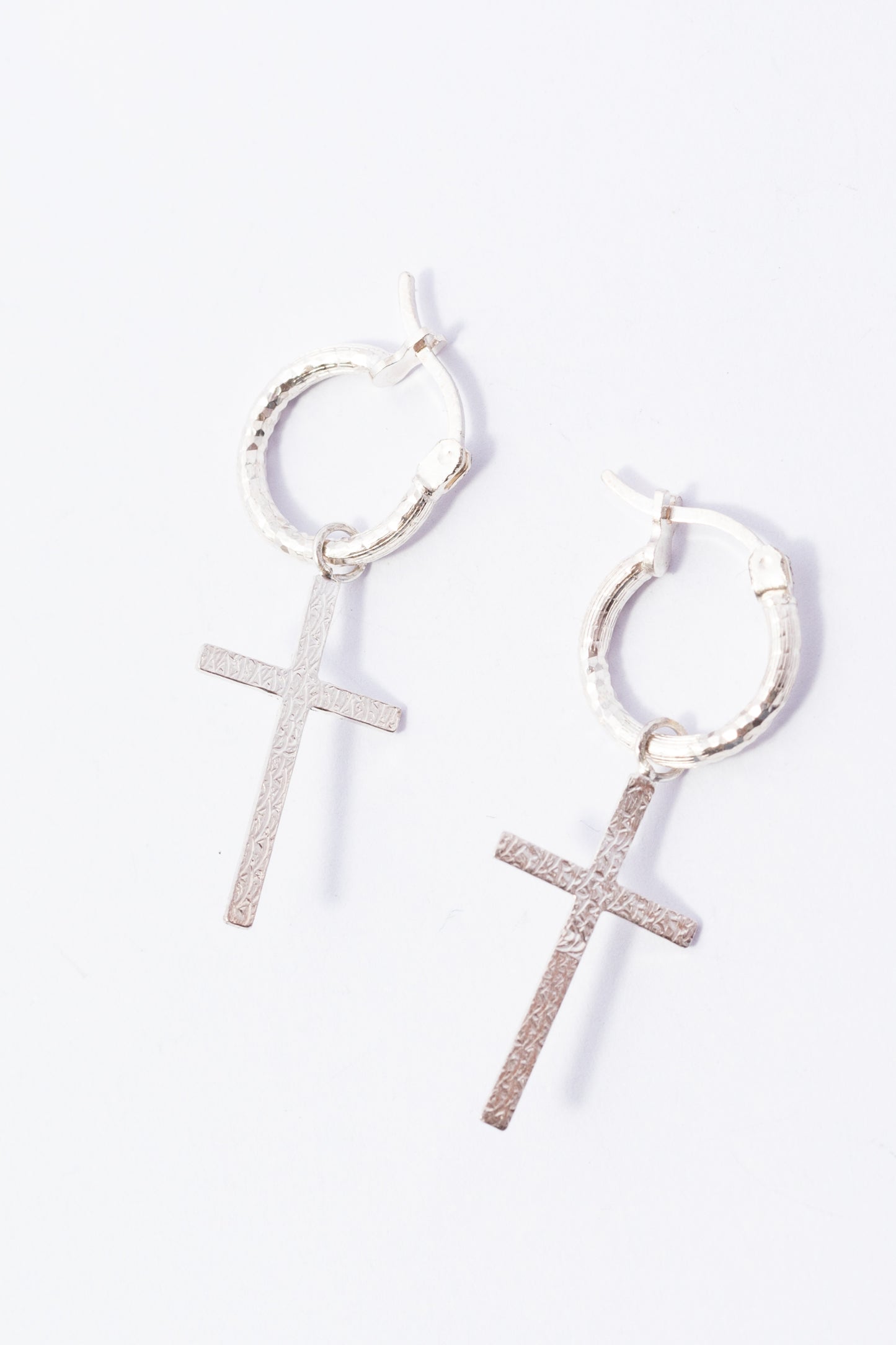 Arracada de Plata con Cruz