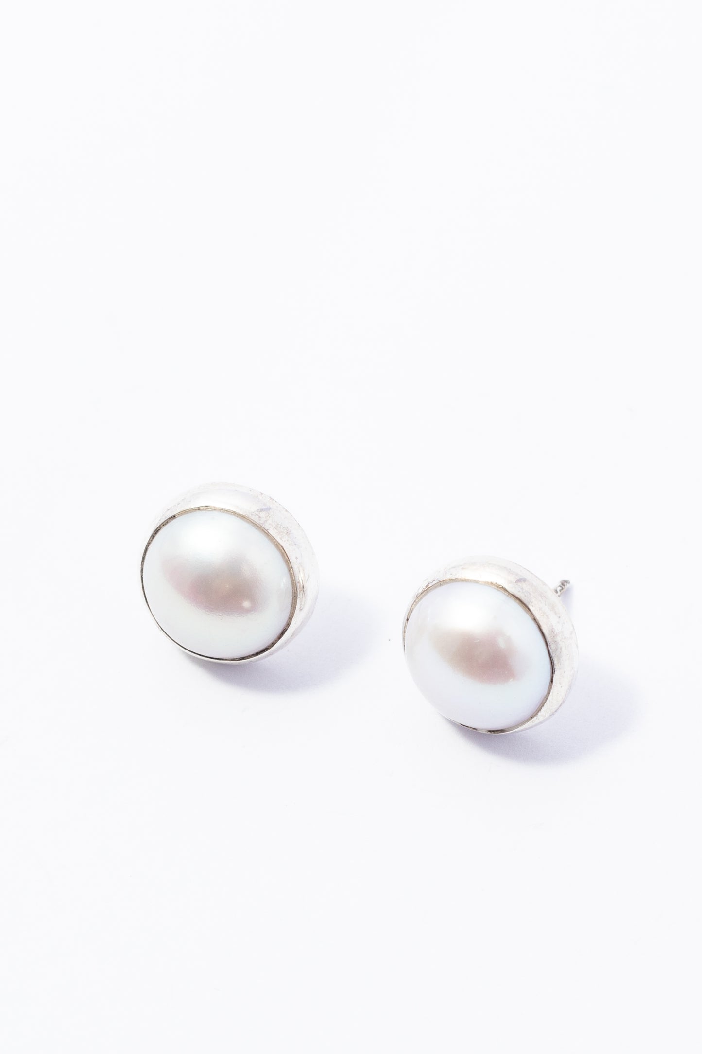 Broquel de Plata con Perla