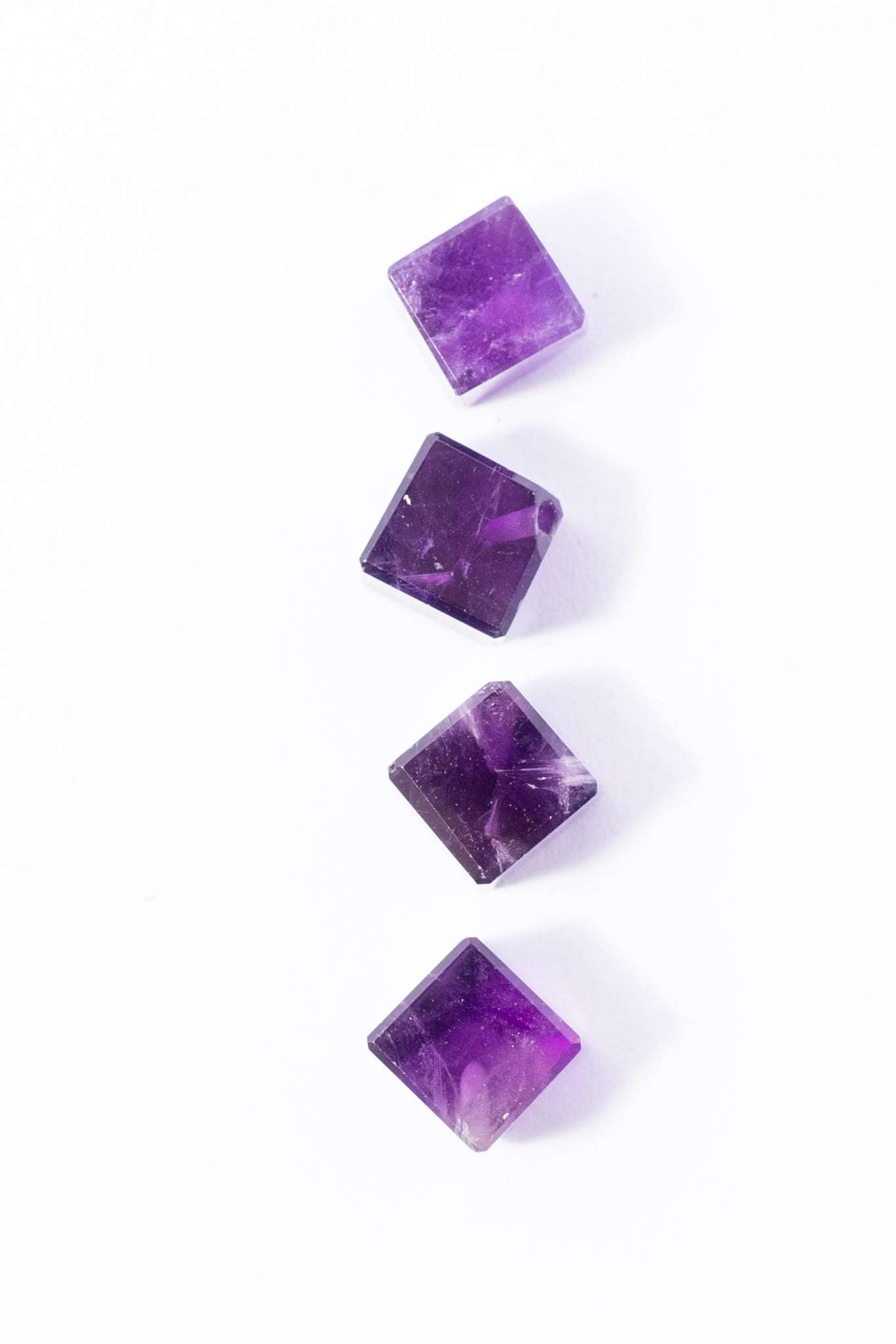 Cabujón de Amatista Cubo