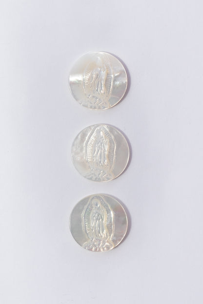 Cabujón de Madre Perla Virgen de Guadalupe