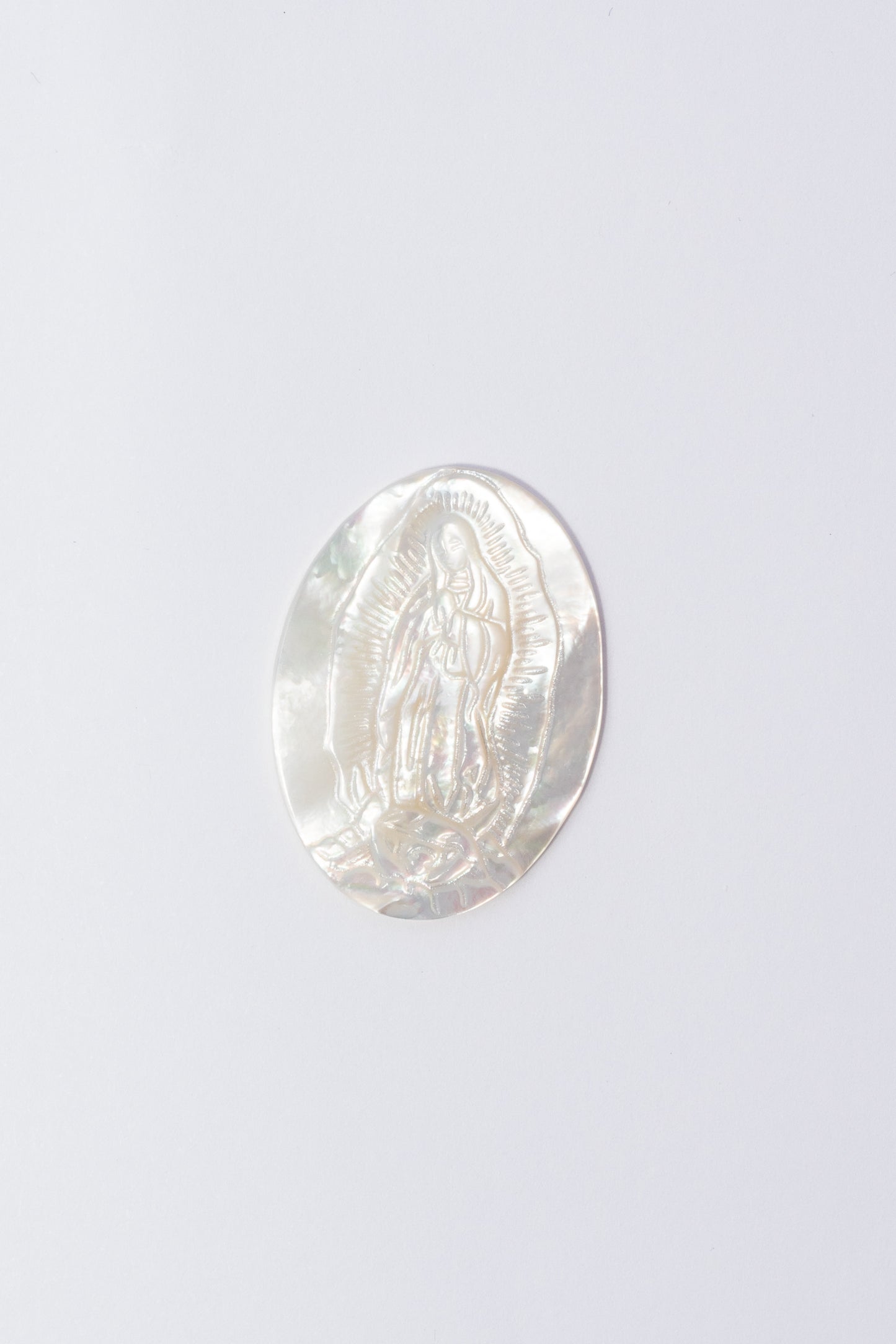 Cabujón de Madre Perla Virgen de Guadalupe