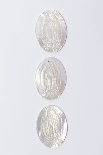 Cabujón de Madre Perla Virgen de Guadalupe