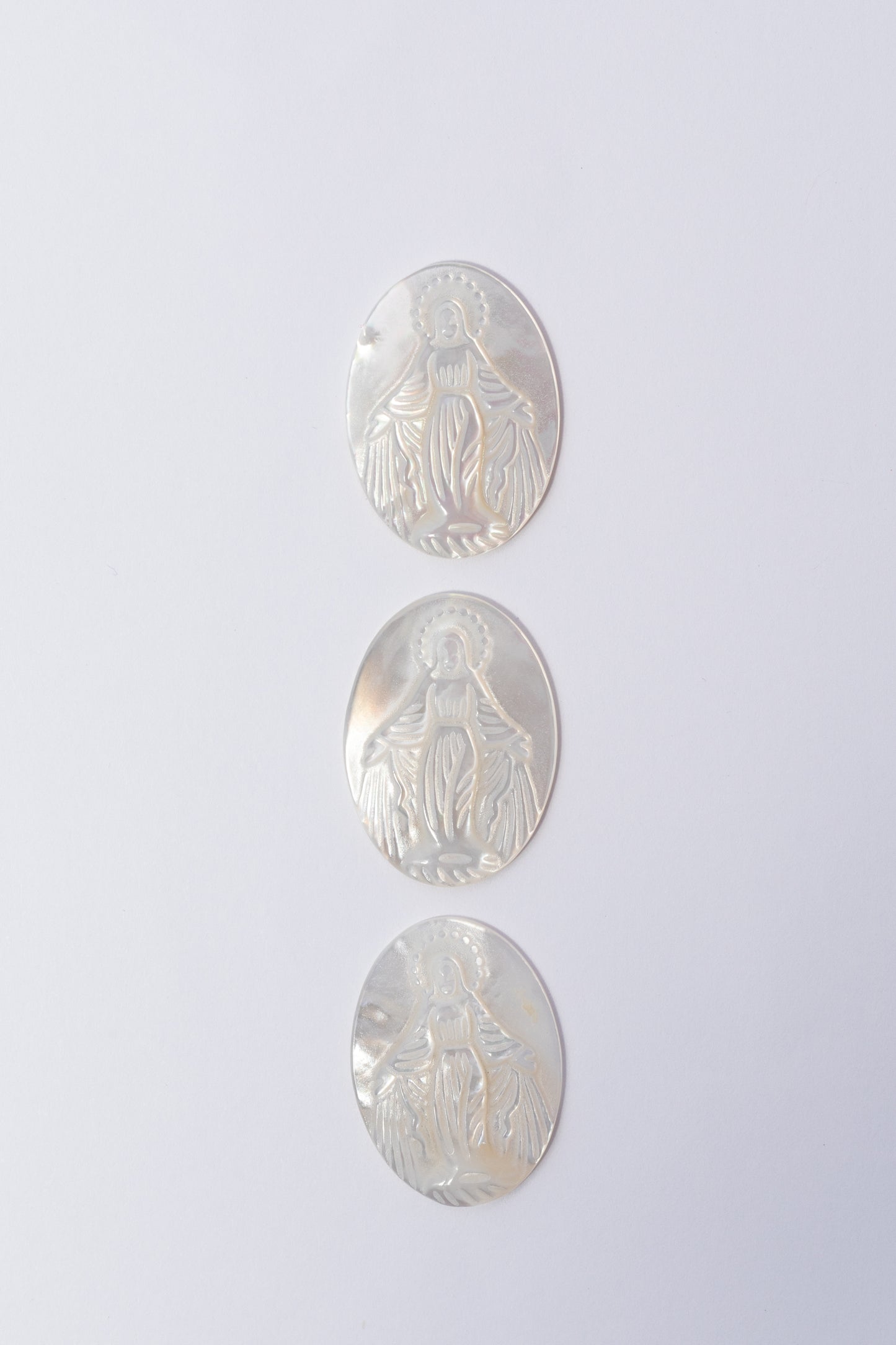 Cabujón de Madre Perla Cristo