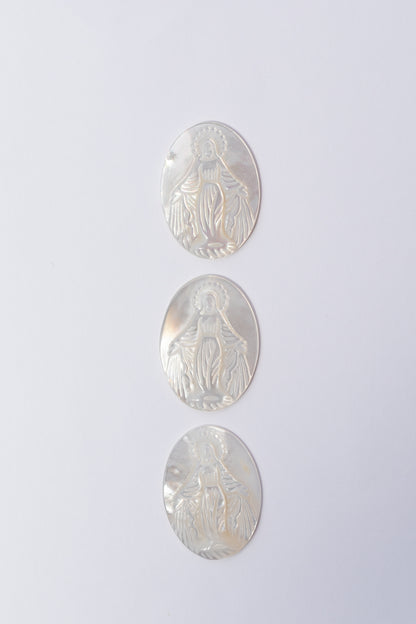 Cabujón de Madre Perla Cristo