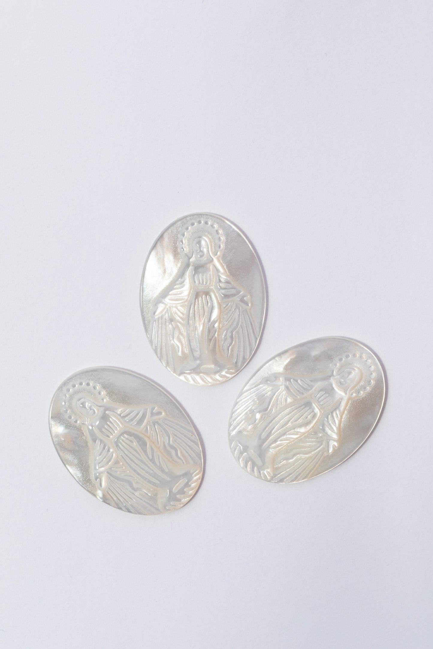 Cabujón de Madre Perla Cristo