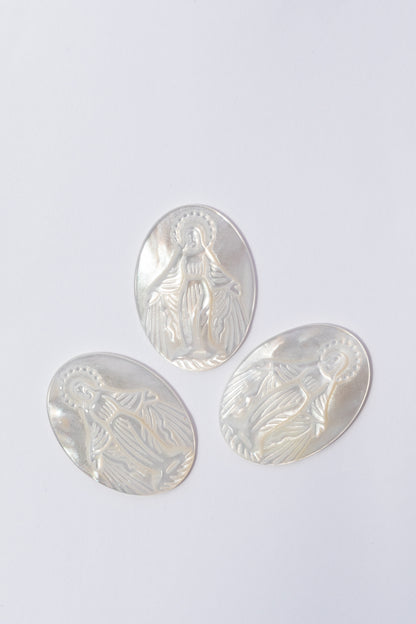 Cabujón de Madre Perla Cristo