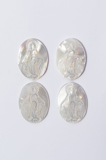 Cabujón de Madre Perla Cristo