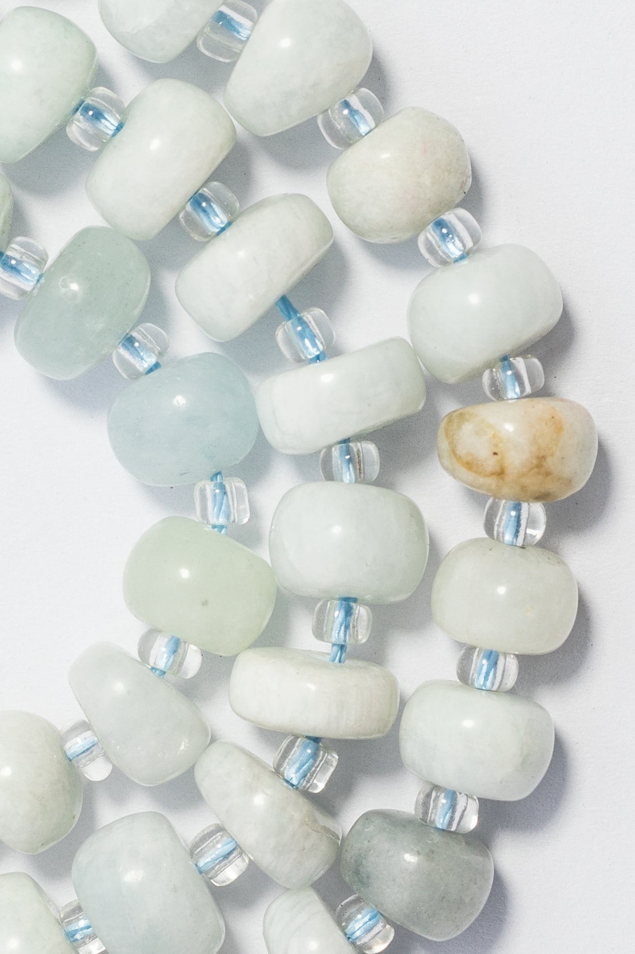 Hilo de Aquamarina Dona