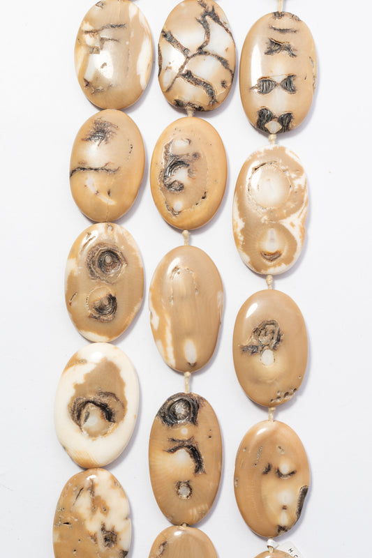 Hilo de Coral Bamboo Oval