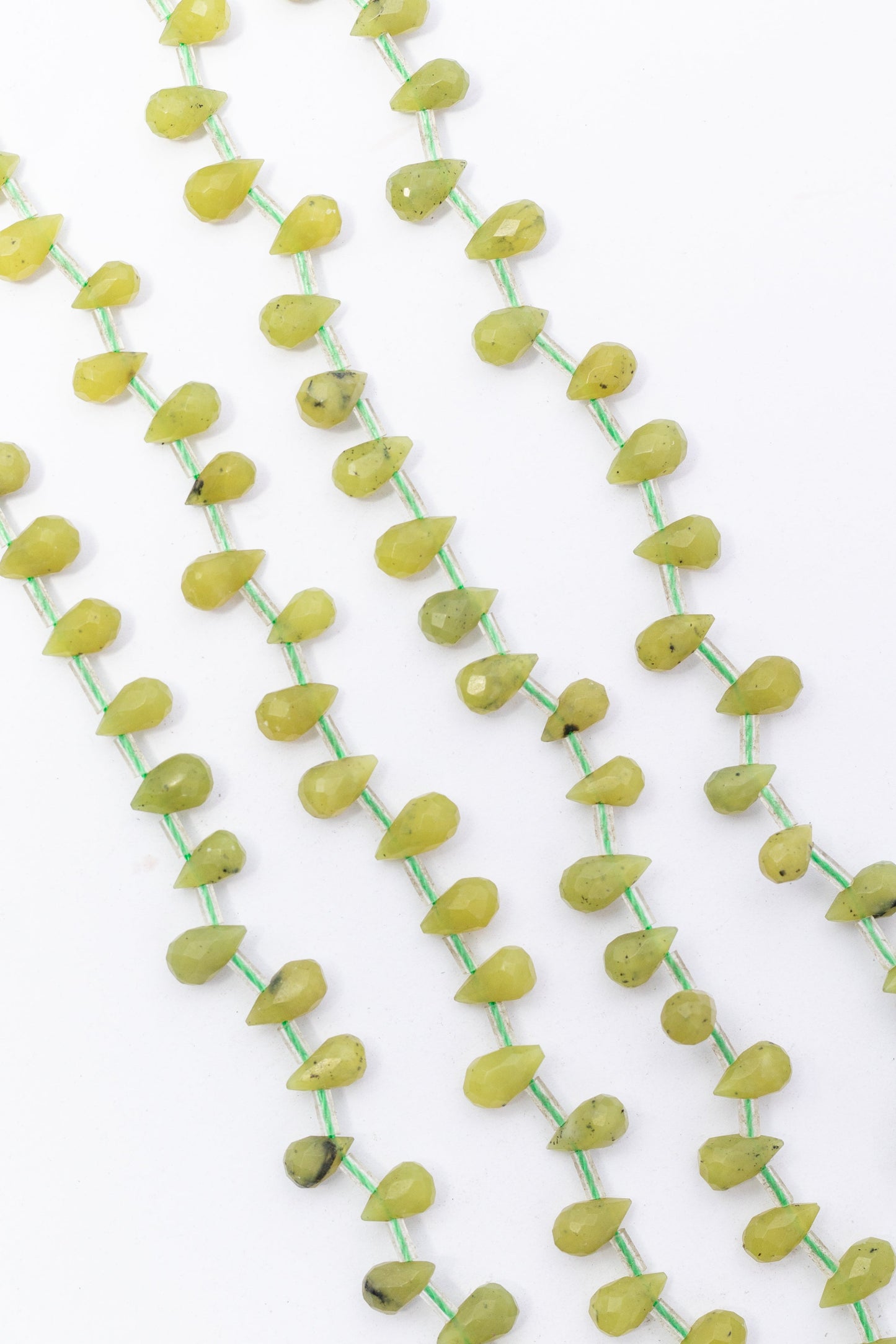 Hilo de Jade Gota