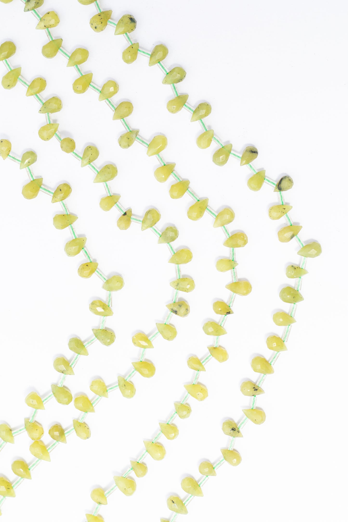 Hilo de Jade Gota
