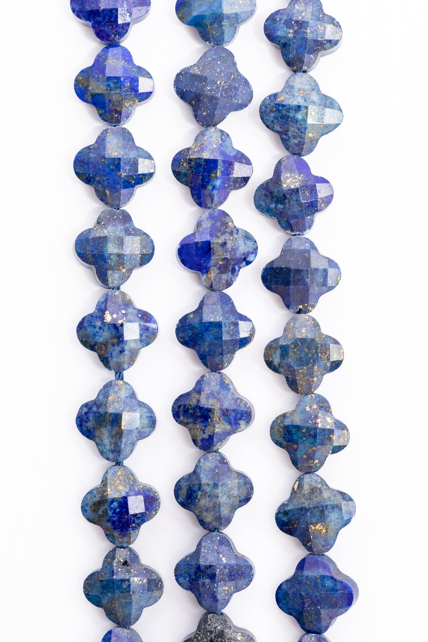 Hilo de Lapislazuli Trébol Facetado