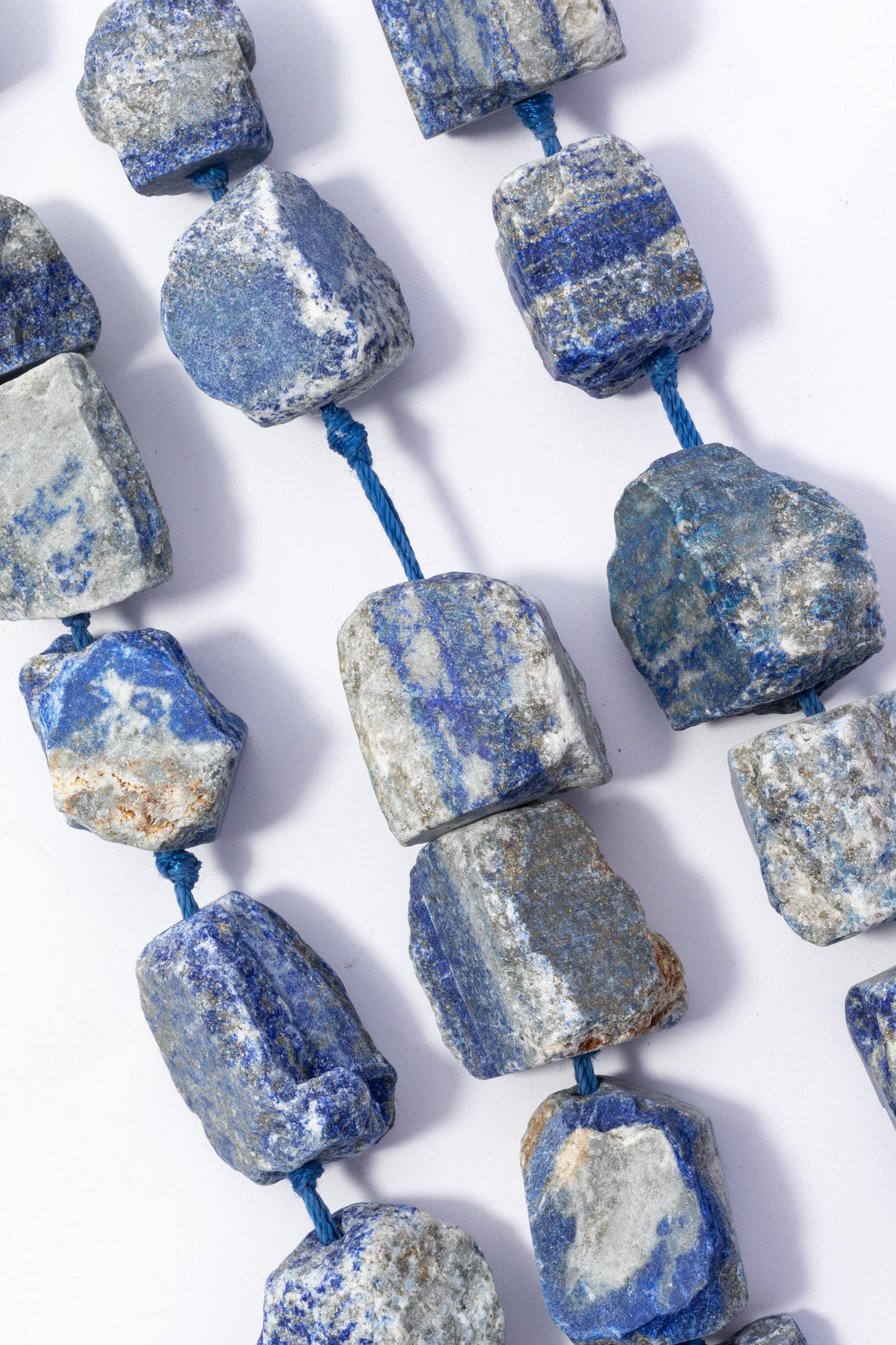 Hilo de Lapislazuli en Bruto Irregular