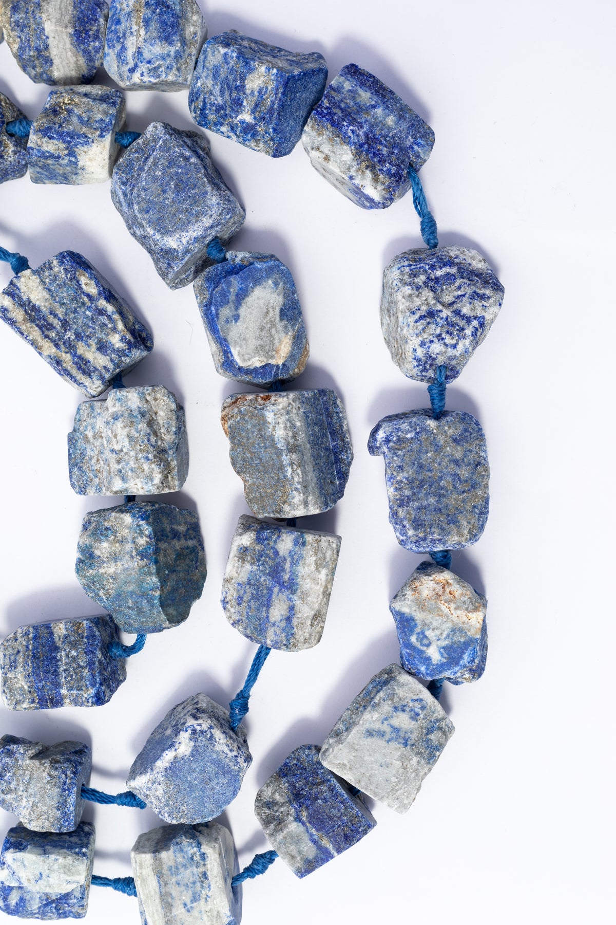 Hilo de Lapislazuli en Bruto Irregular