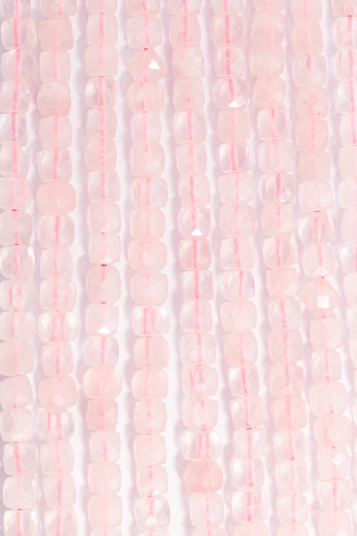 HIlo de Cuarzo Rosa Cubo Facetado