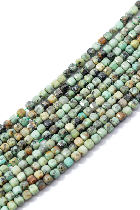 Hilo de Turquesa Cubo Facetado