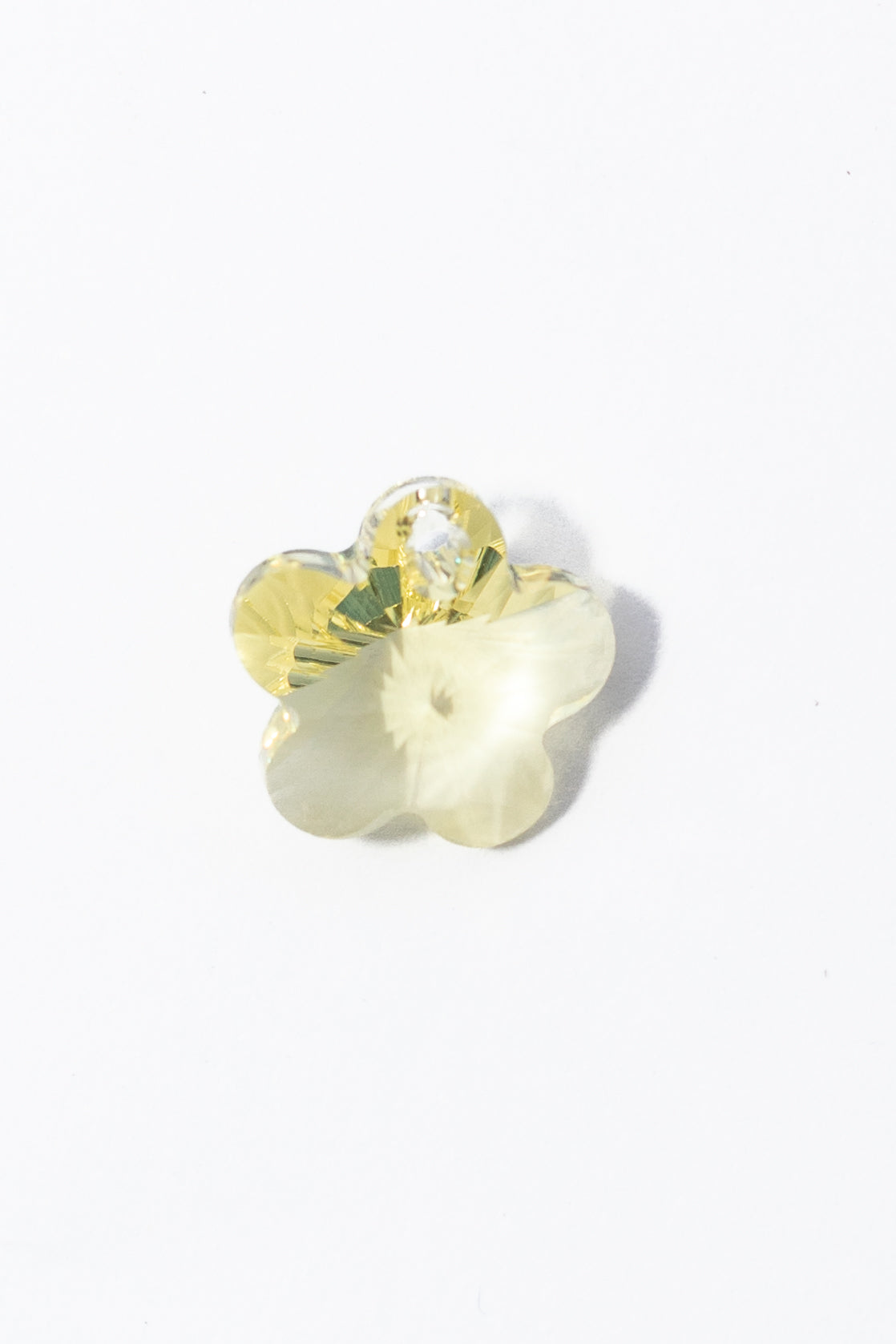 Dije de Swarovski Flor Facetada