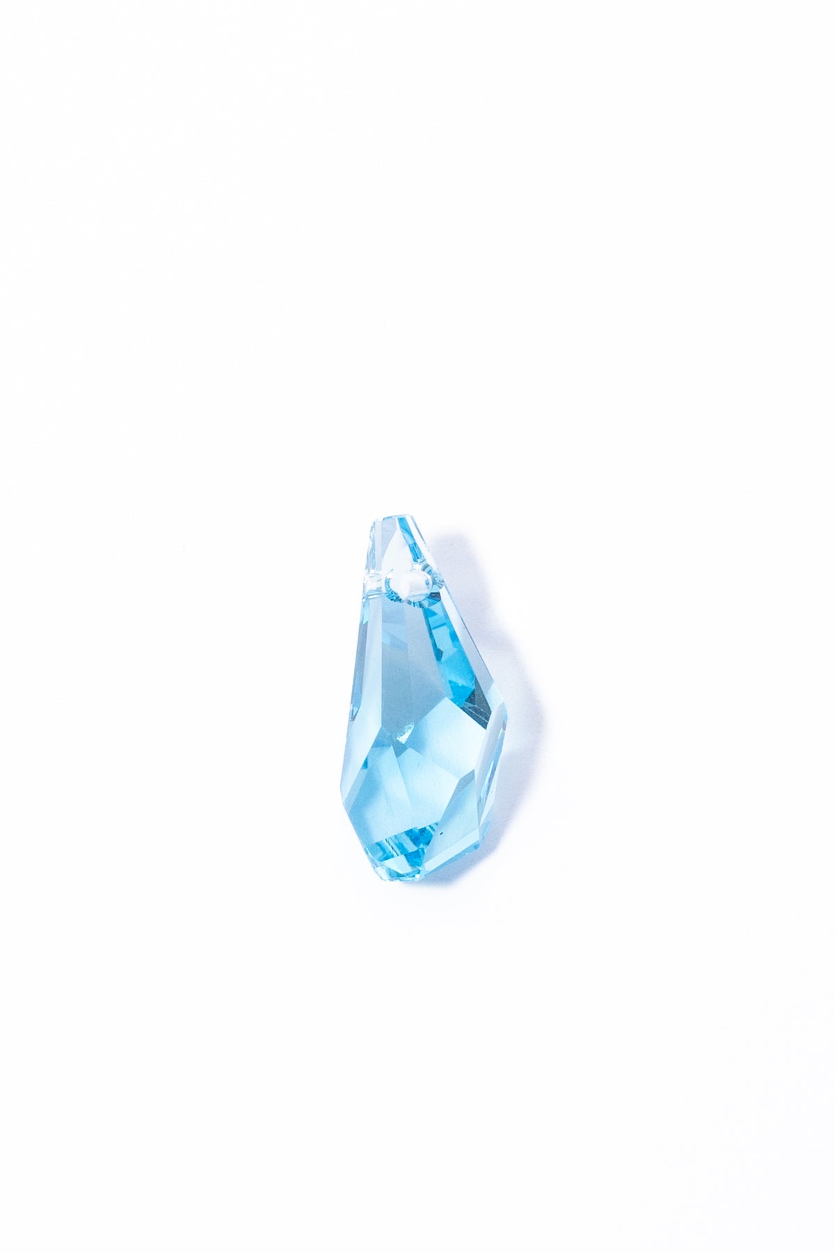 Dije de Swarovski Gota Facetada Irregular