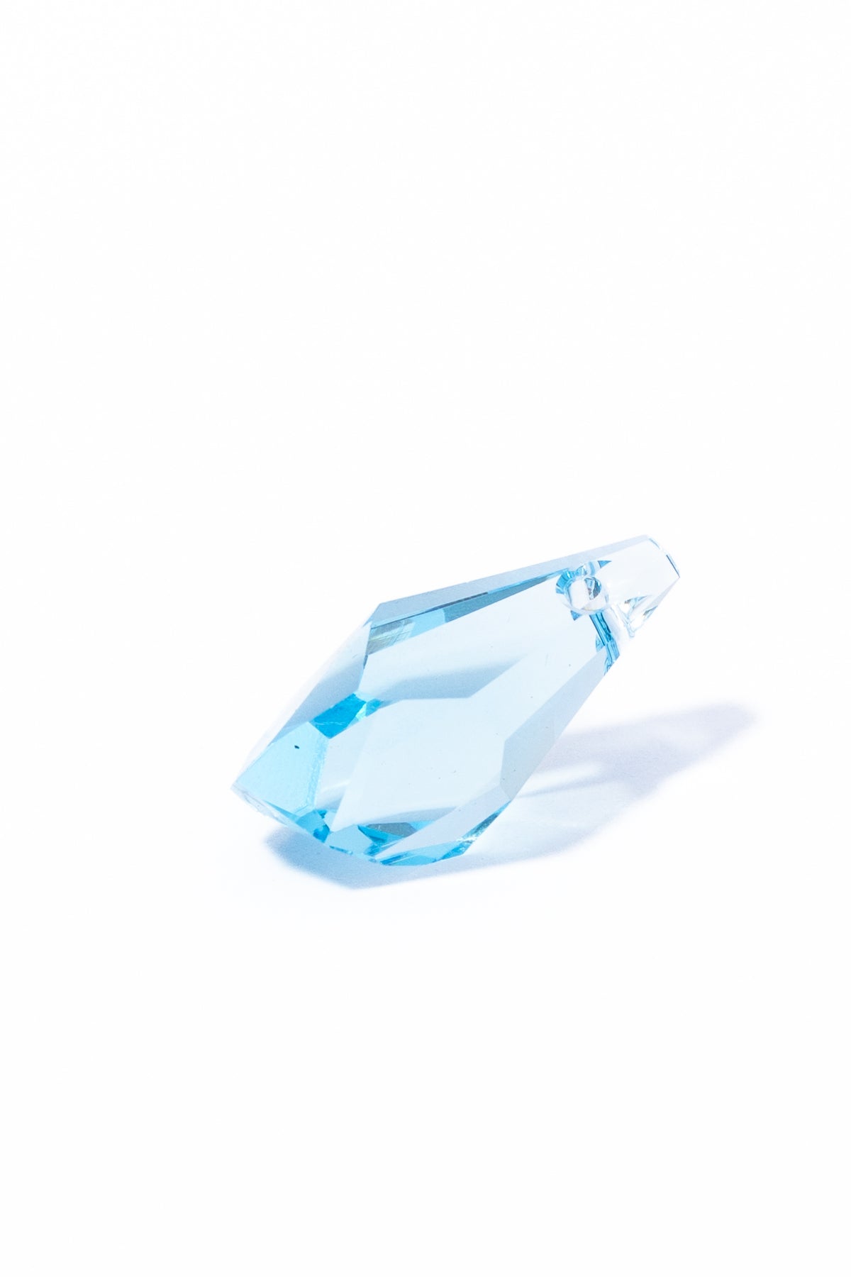 Dije de Swarovski Gota Facetada Irregular