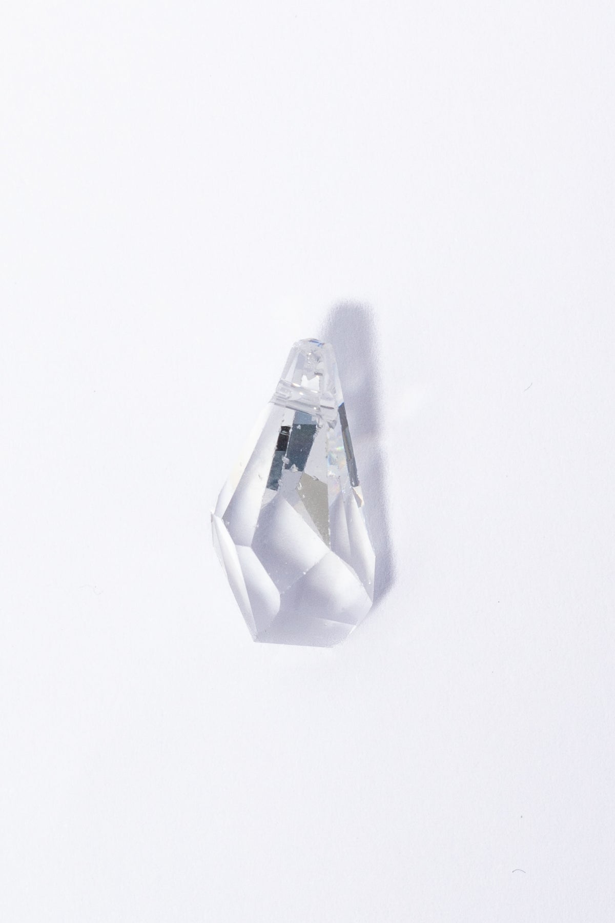 Dije de Swarovski Gota Facetada Irregular